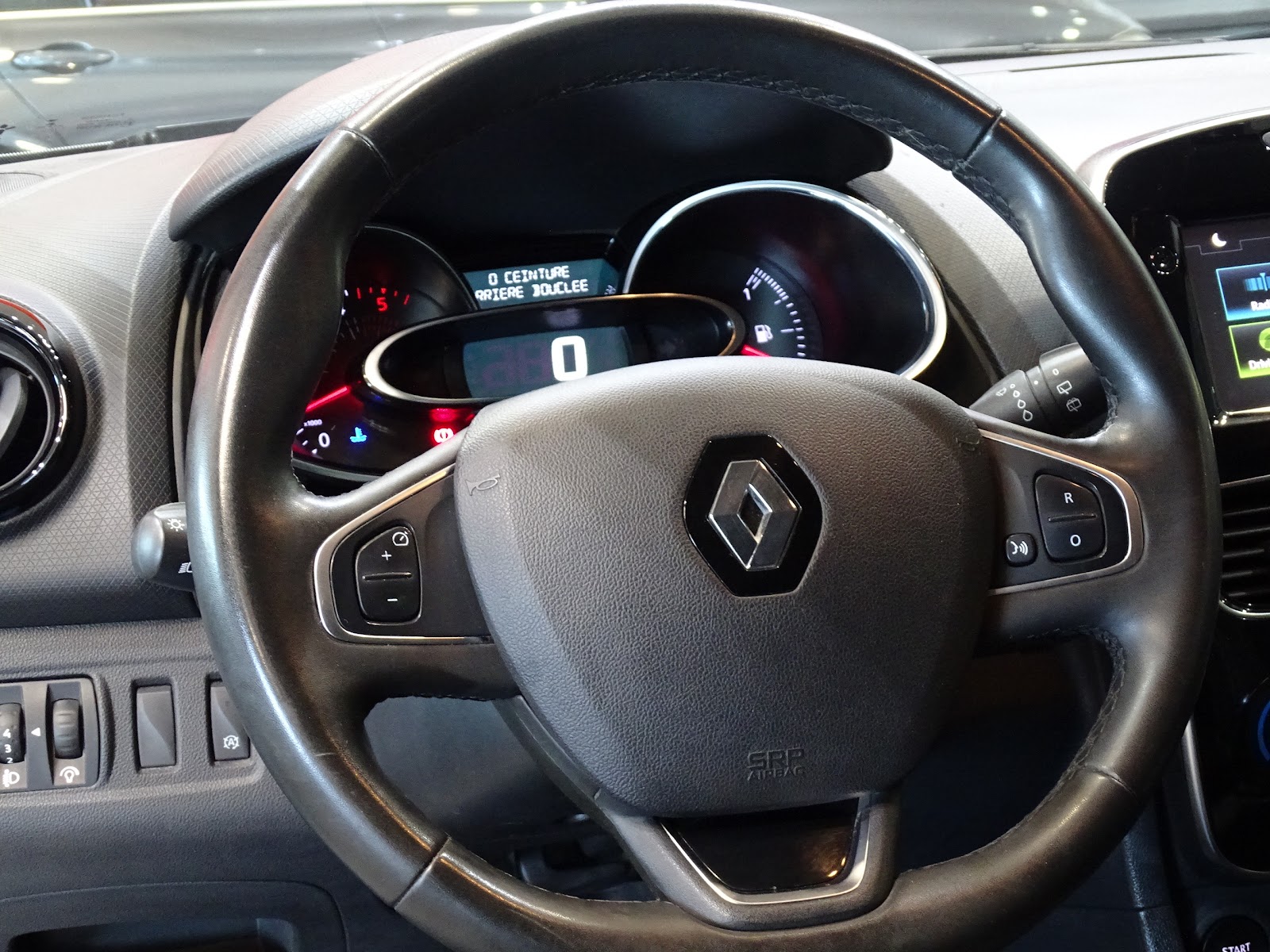 Foto 9 de RENAULT CLIO 2017 en venta en CSV Motor VALDEFUENTES