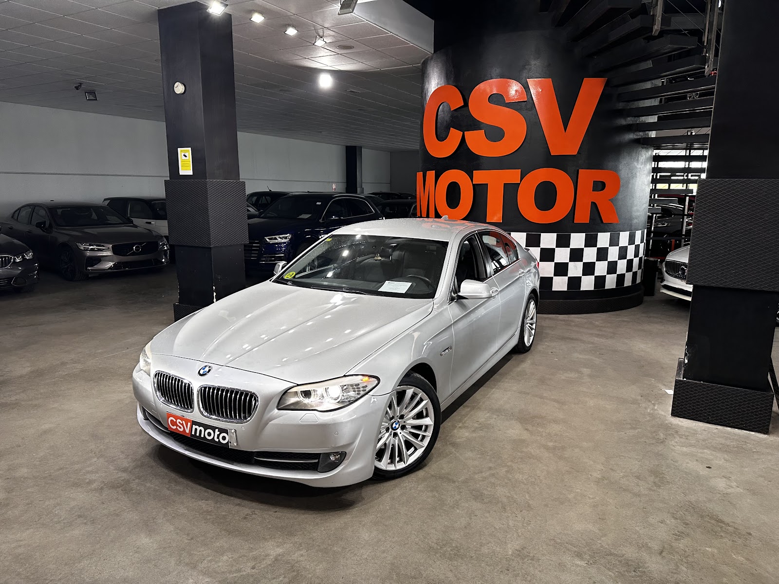 Foto 10 de BMW Serie 5 2010 en venta en CSV Motor VALDEFUENTES · color Gris