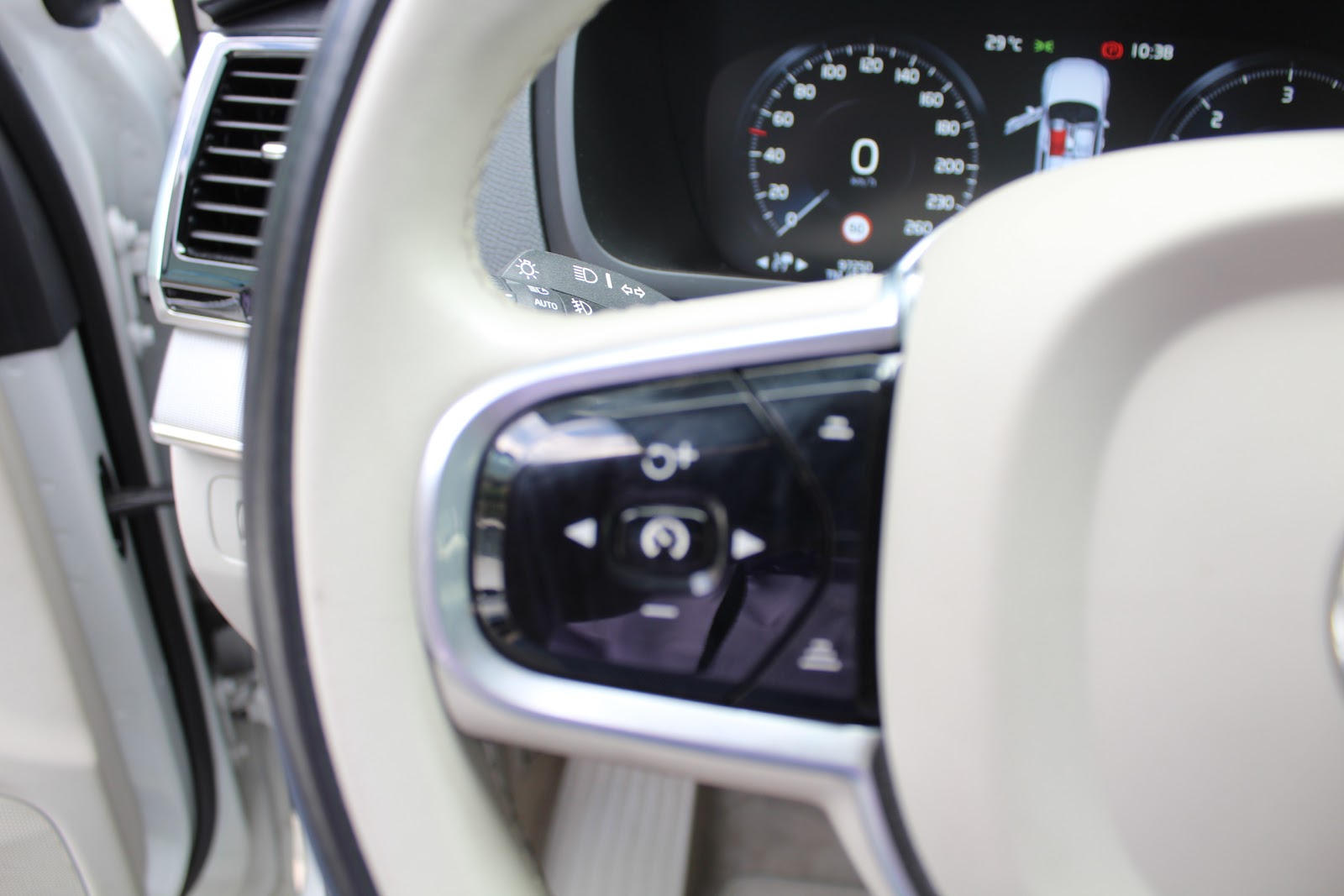 Foto 12 de VOLVO XC90 2016 en venta en CSV Motor VALDEFUENTES