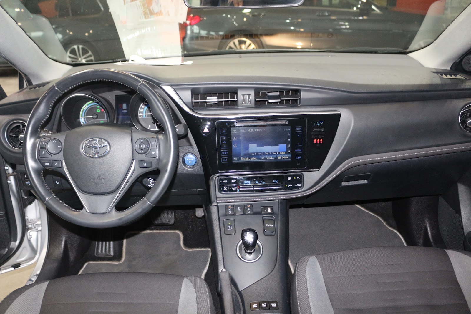 Foto 7 de TOYOTA AURIS 2018 en venta en CSV Motor VALDEFUENTES