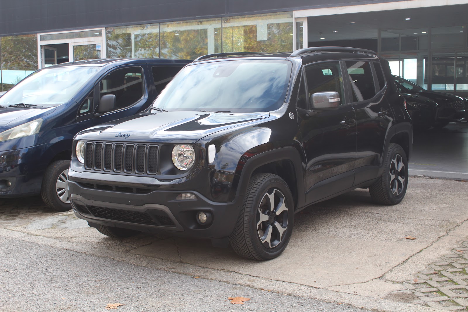 Foto 2 de JEEP RENEGADE 2022 en venta en CSV Motor VALDEFUENTES