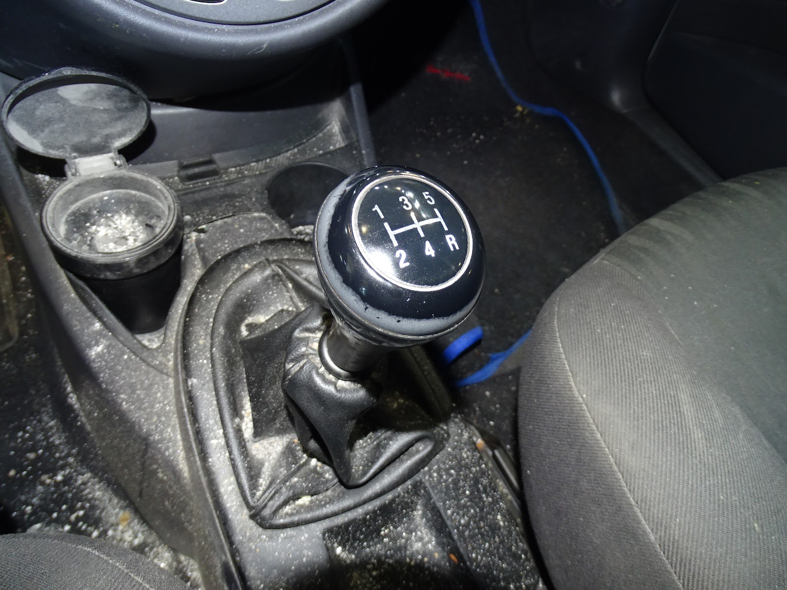 Foto 12 de FORD FOCUS 2003 en venta en CSV Motor VALDEFUENTES