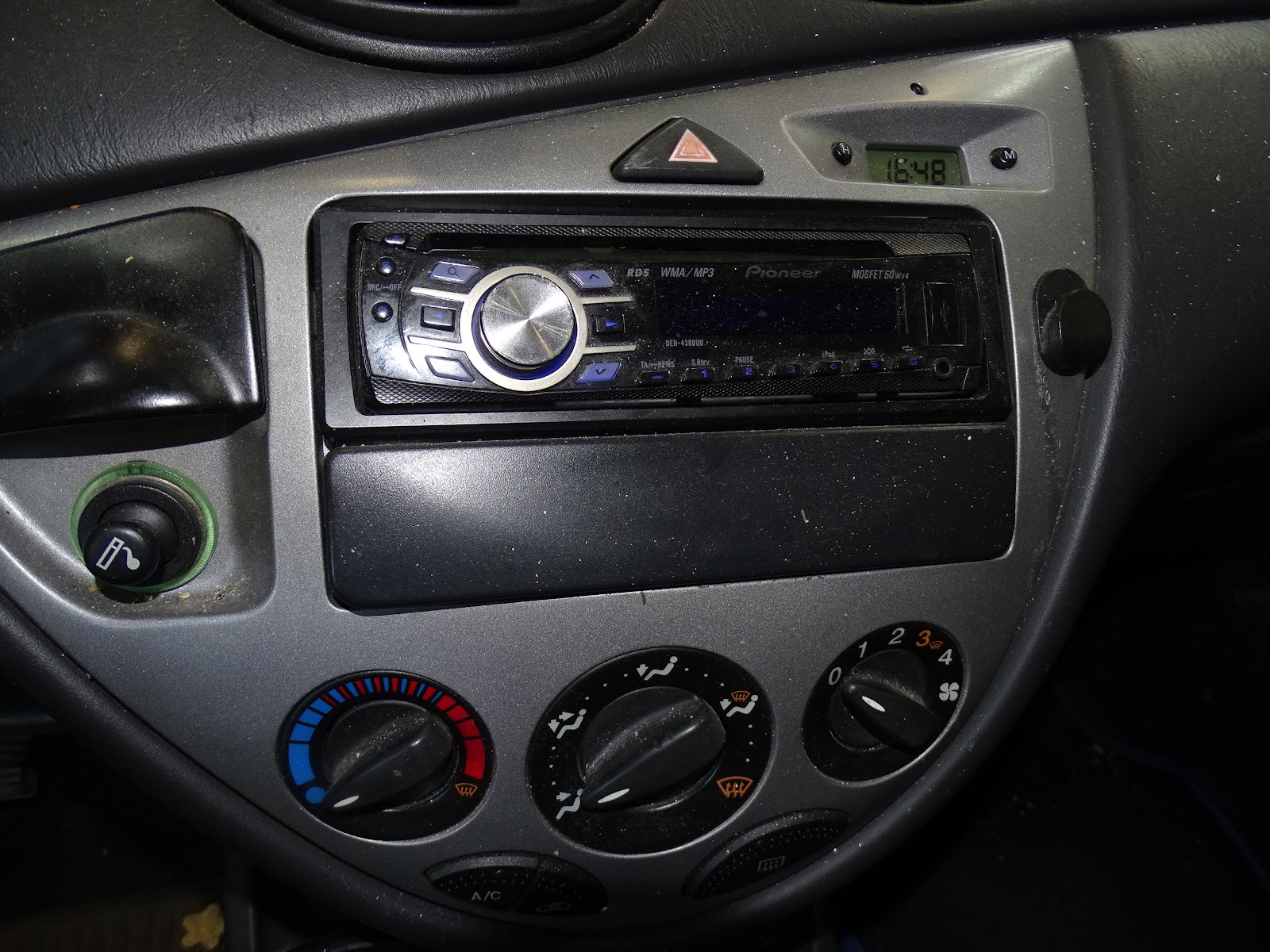 Foto 13 de FORD FOCUS 2003 en venta en CSV Motor VALDEFUENTES