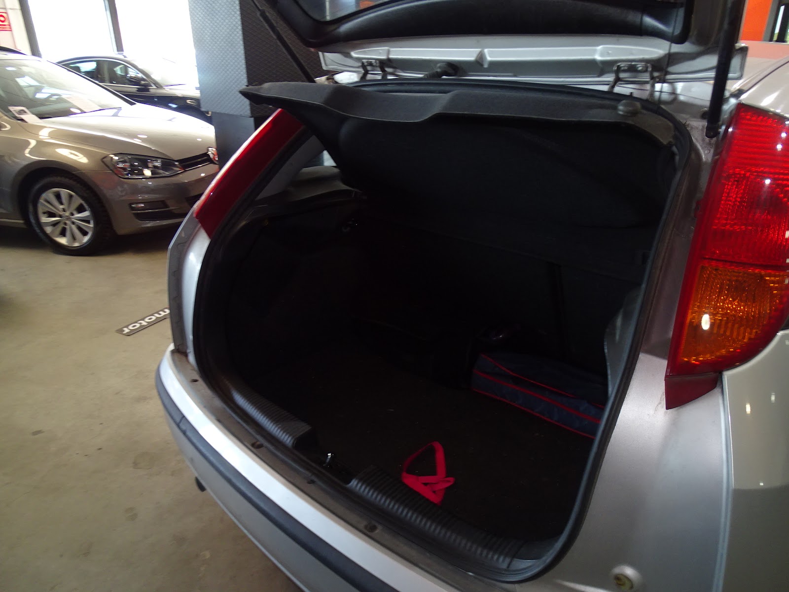 Foto 16 de FORD FOCUS 2003 en venta en CSV Motor VALDEFUENTES