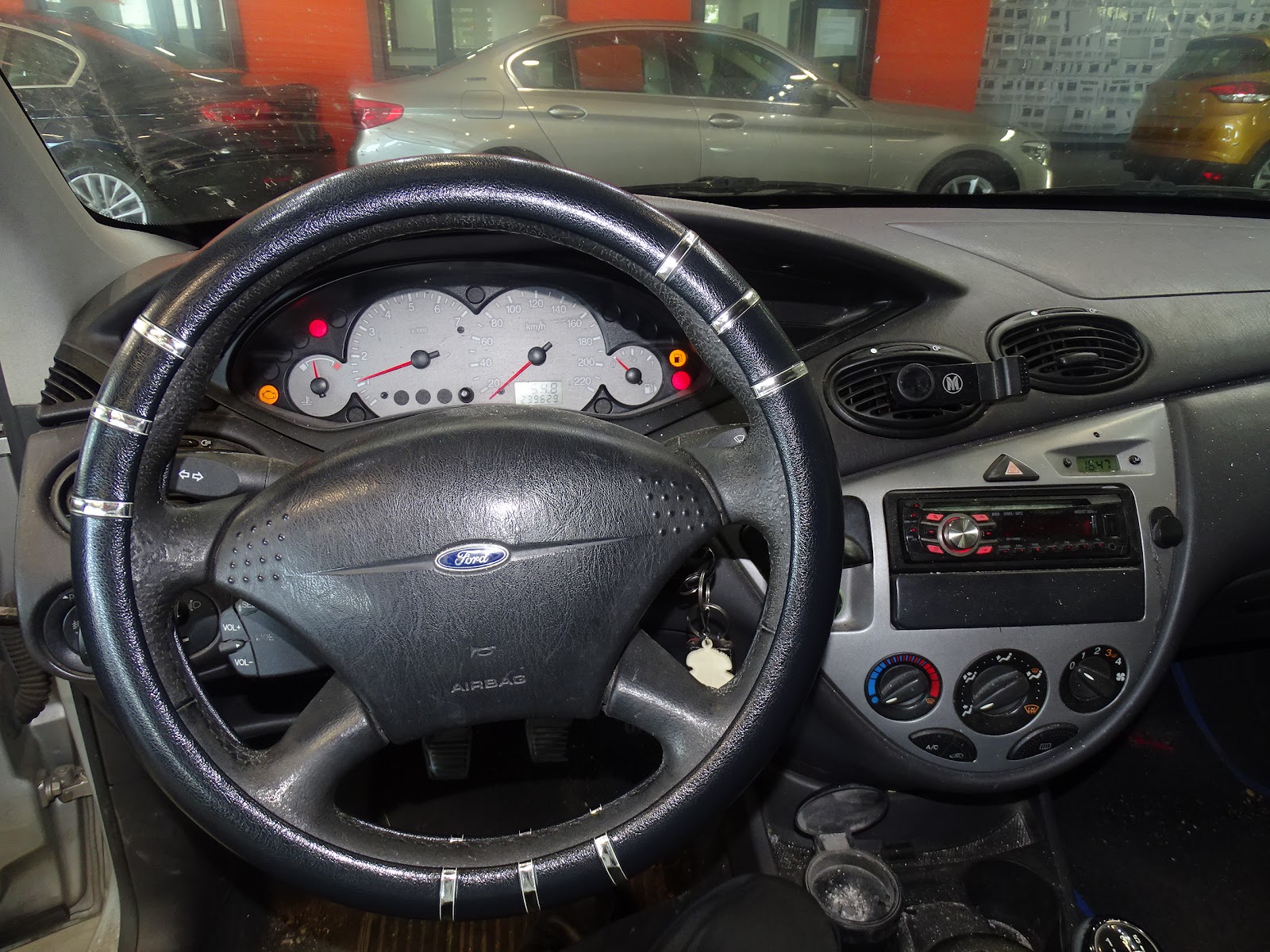 Foto 8 de FORD FOCUS 2003 en venta en CSV Motor VALDEFUENTES