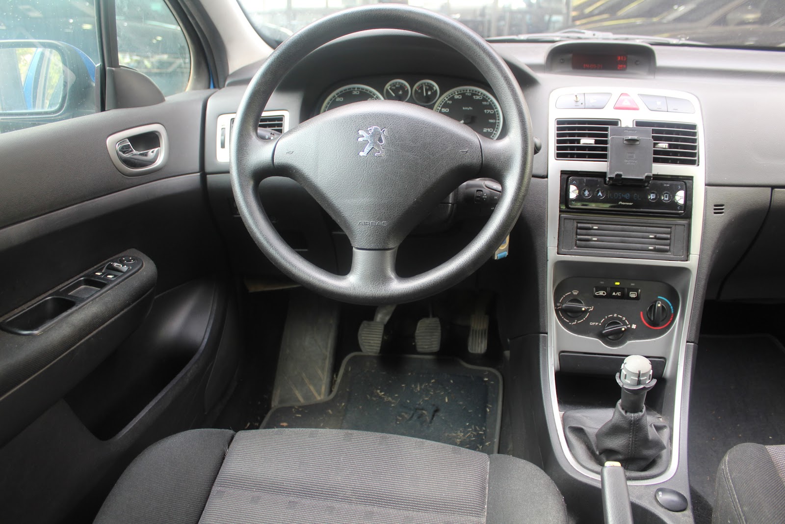 Foto 9 de PEUGEOT 307 2004 en venta en CSV Motor VALDEFUENTES