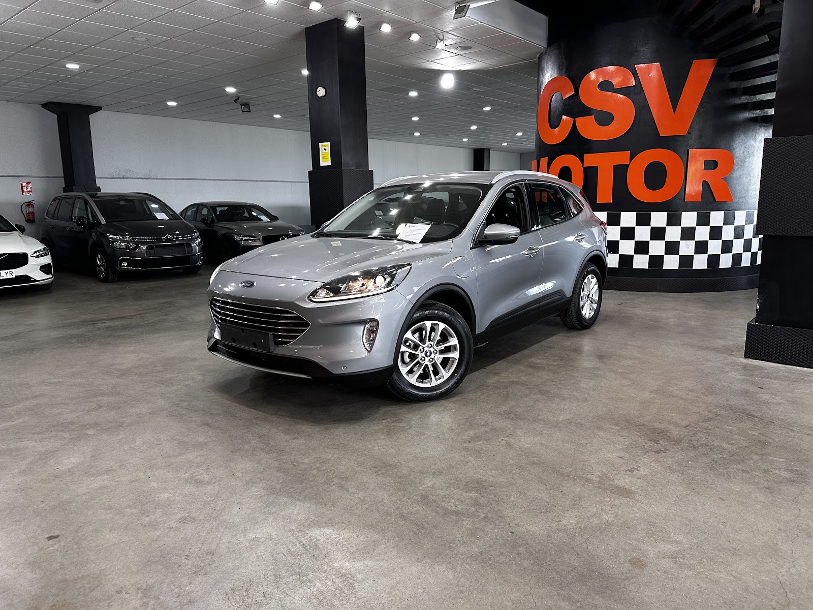 Foto 2 de FORD KUGA 2022 en venta en CSV Motor VALDEFUENTES
