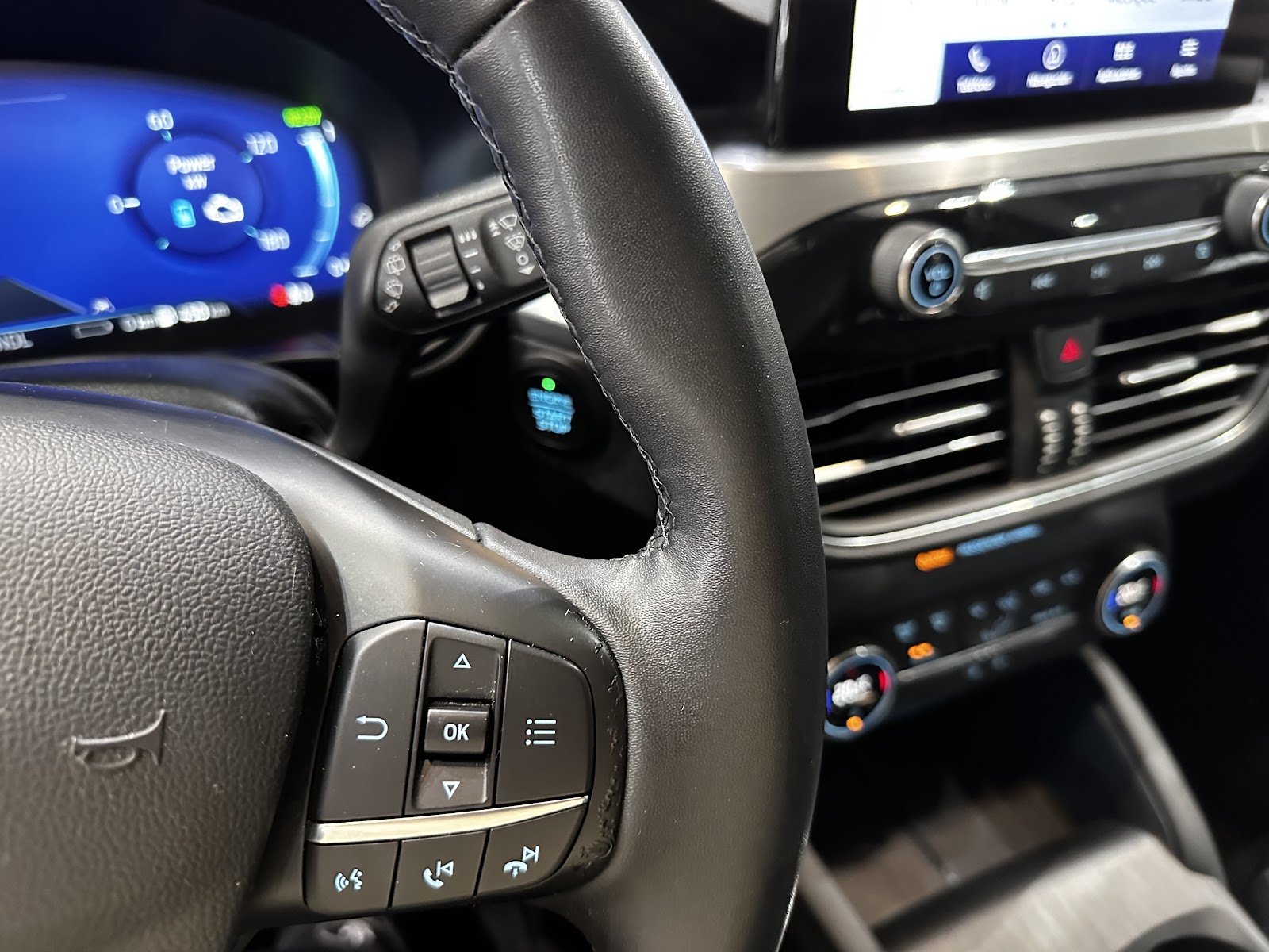 Foto 18 de FORD KUGA 2022 en venta en CSV Motor VALDEFUENTES