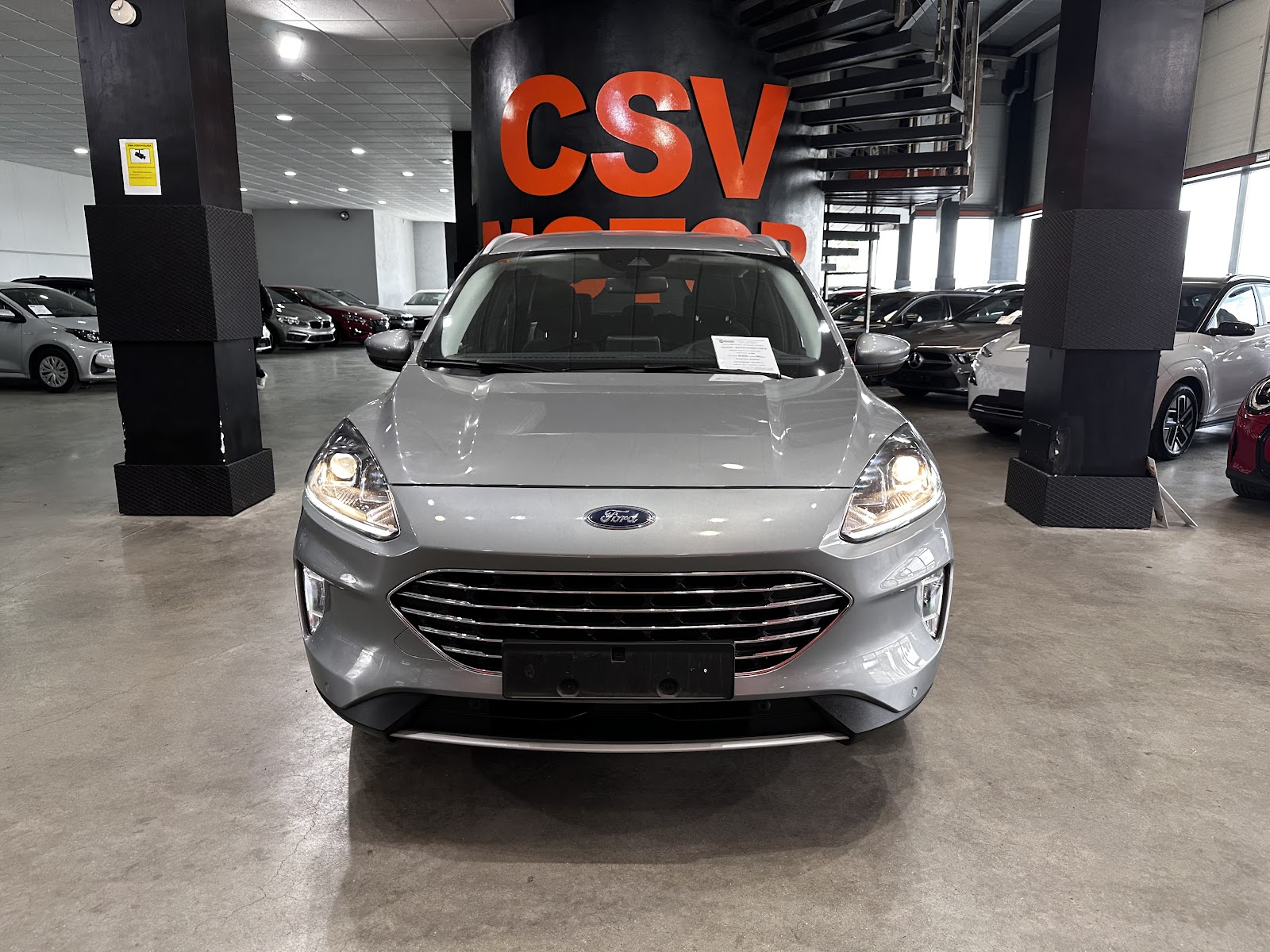 Foto 3 de FORD KUGA 2022 en venta en CSV Motor VALDEFUENTES