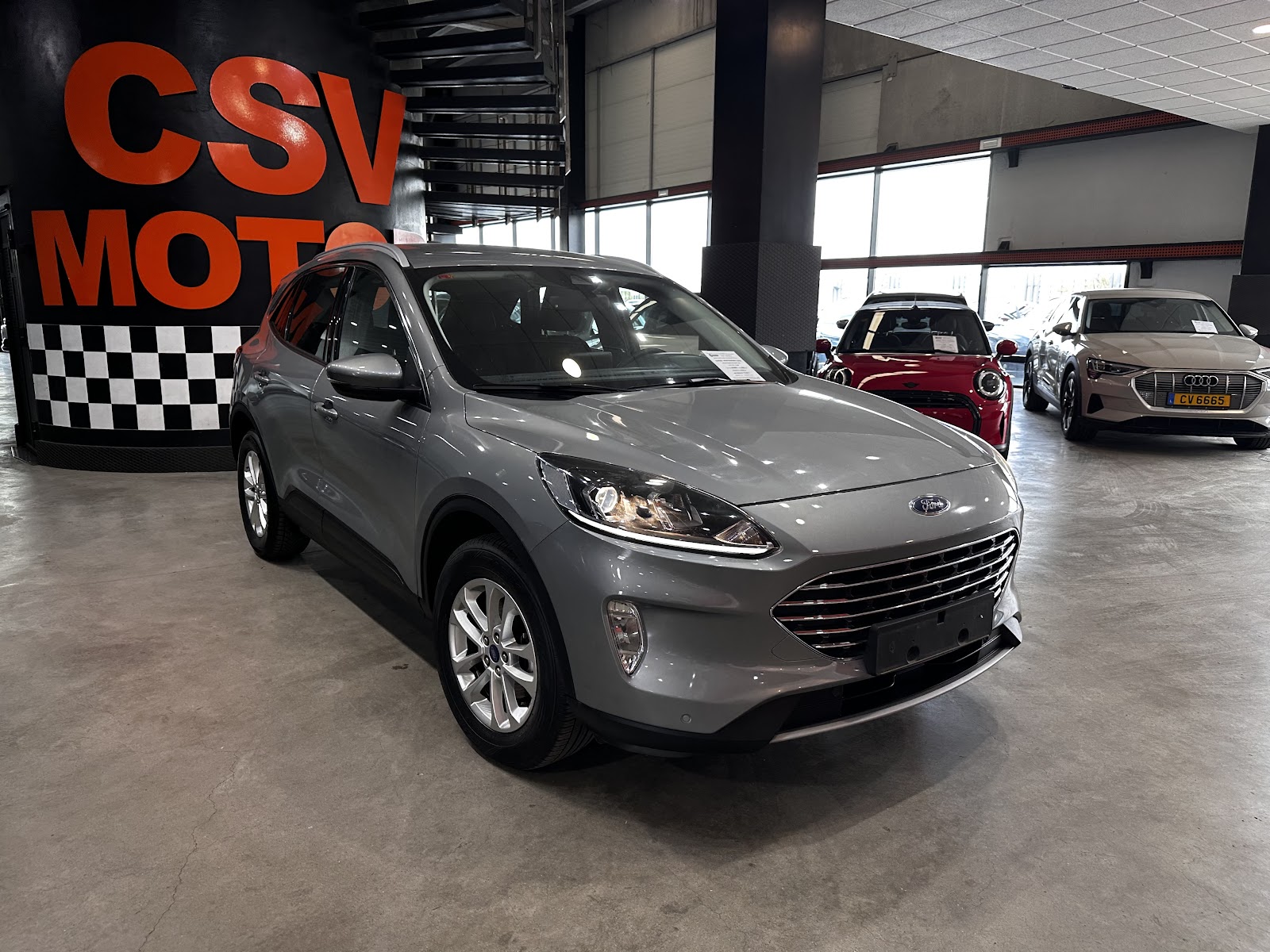 Foto 4 de FORD KUGA 2022 en venta en CSV Motor VALDEFUENTES