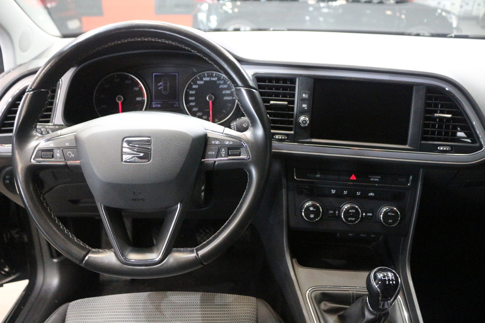 Foto 10 de SEAT LEON 2018 en venta en CSV Motor VALDEFUENTES