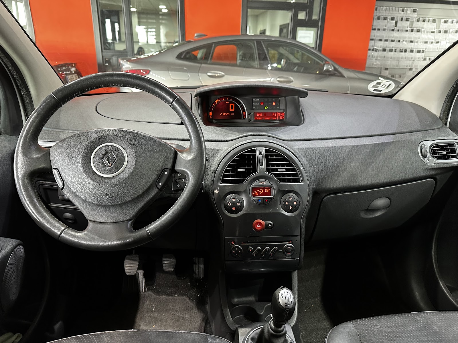 Foto 12 de RENAULT MODUS 2010 en venta en CSV Motor VALDEFUENTES