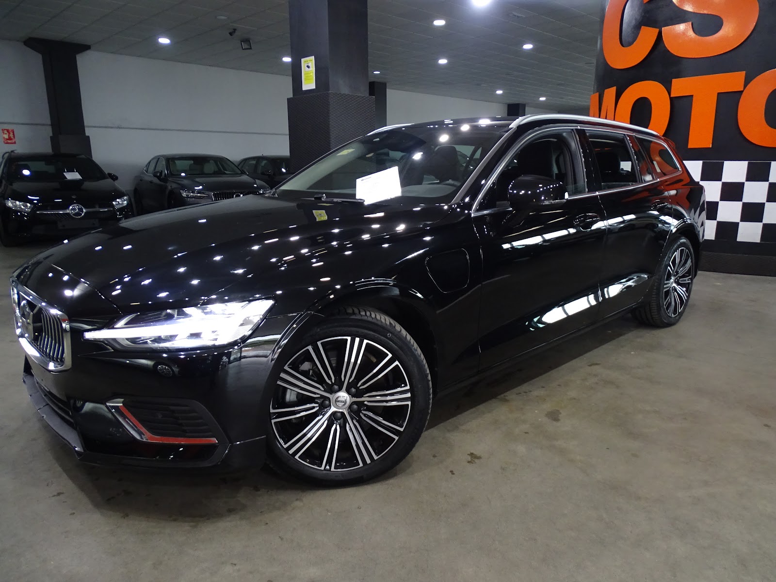 Foto 5 de Volvo V60 2023 en venta en CSV Motor
