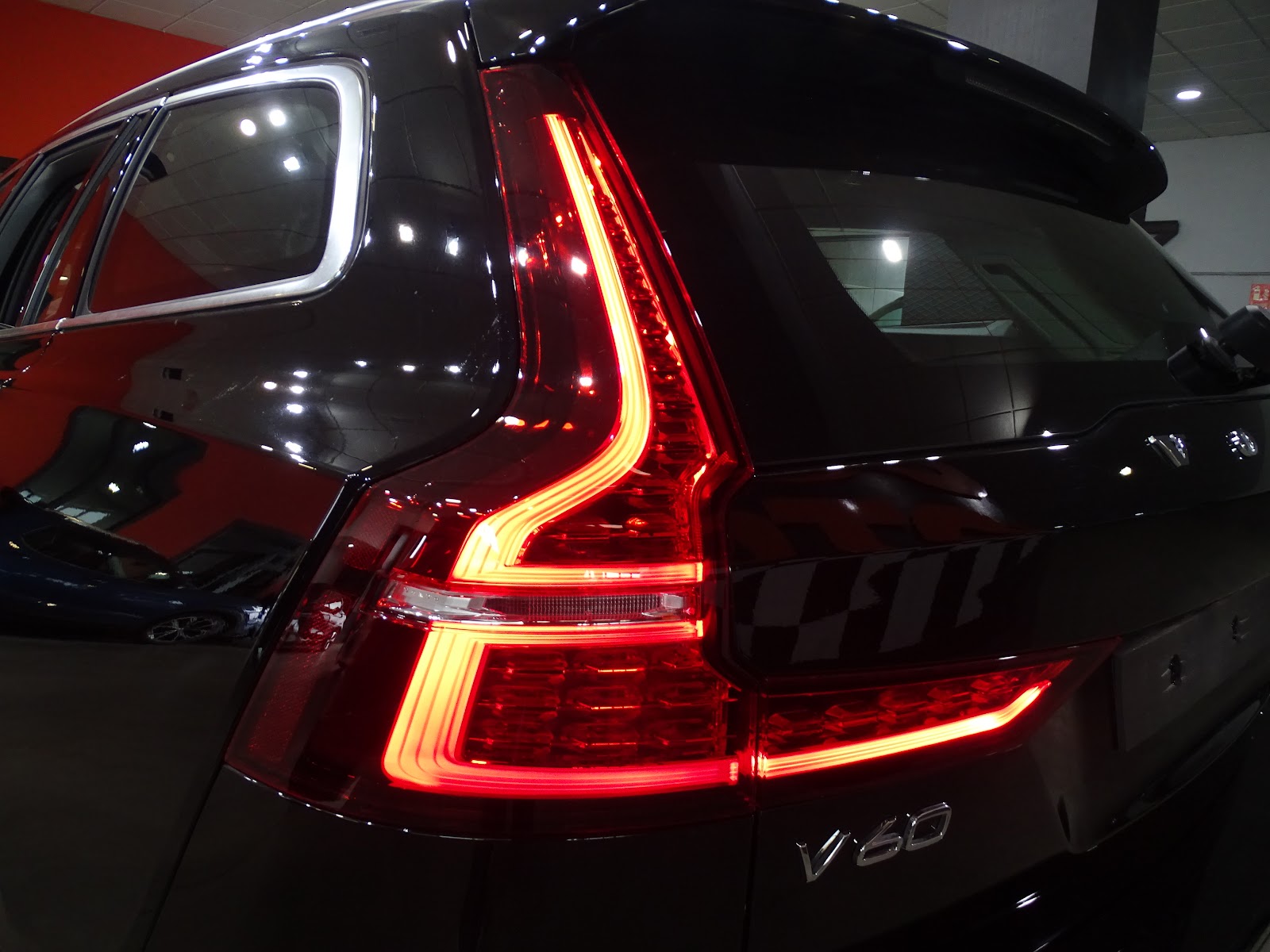 Foto 20 de VOLVO V60 2023 en venta en CSV Motor