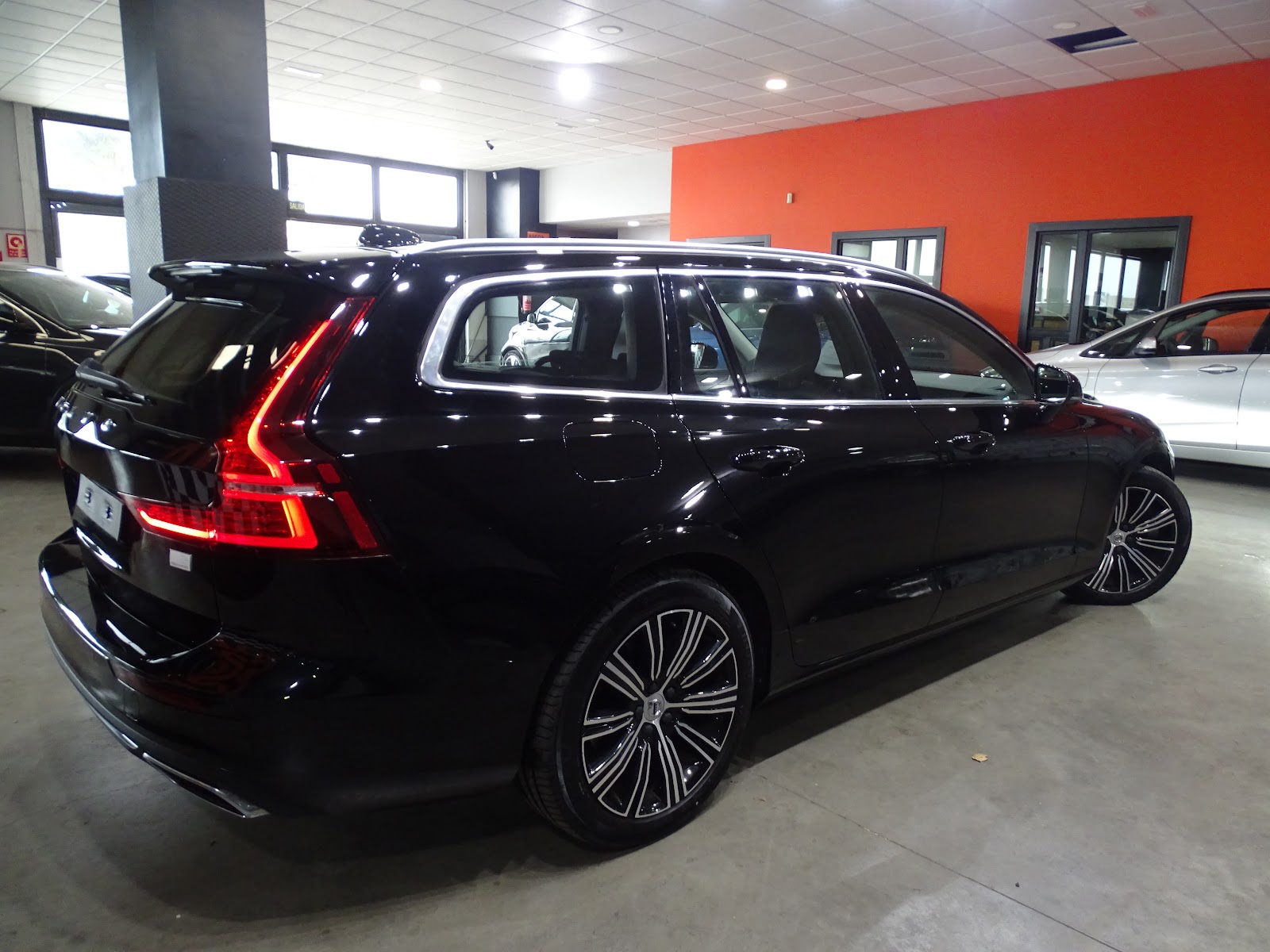 Foto 5 de VOLVO V60 2023 en venta en CSV Motor
