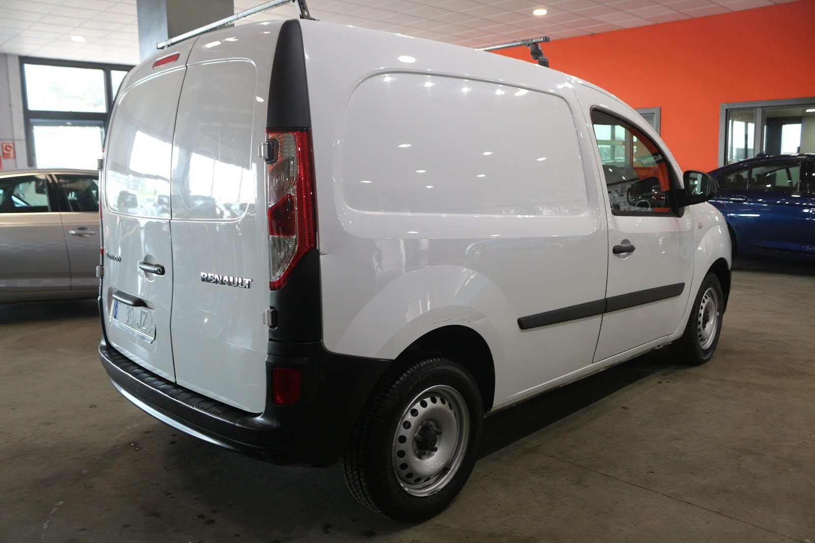 Foto 2 de RENAULT KANGOO 2017 en venta en CSV Motor VALDEFUENTES