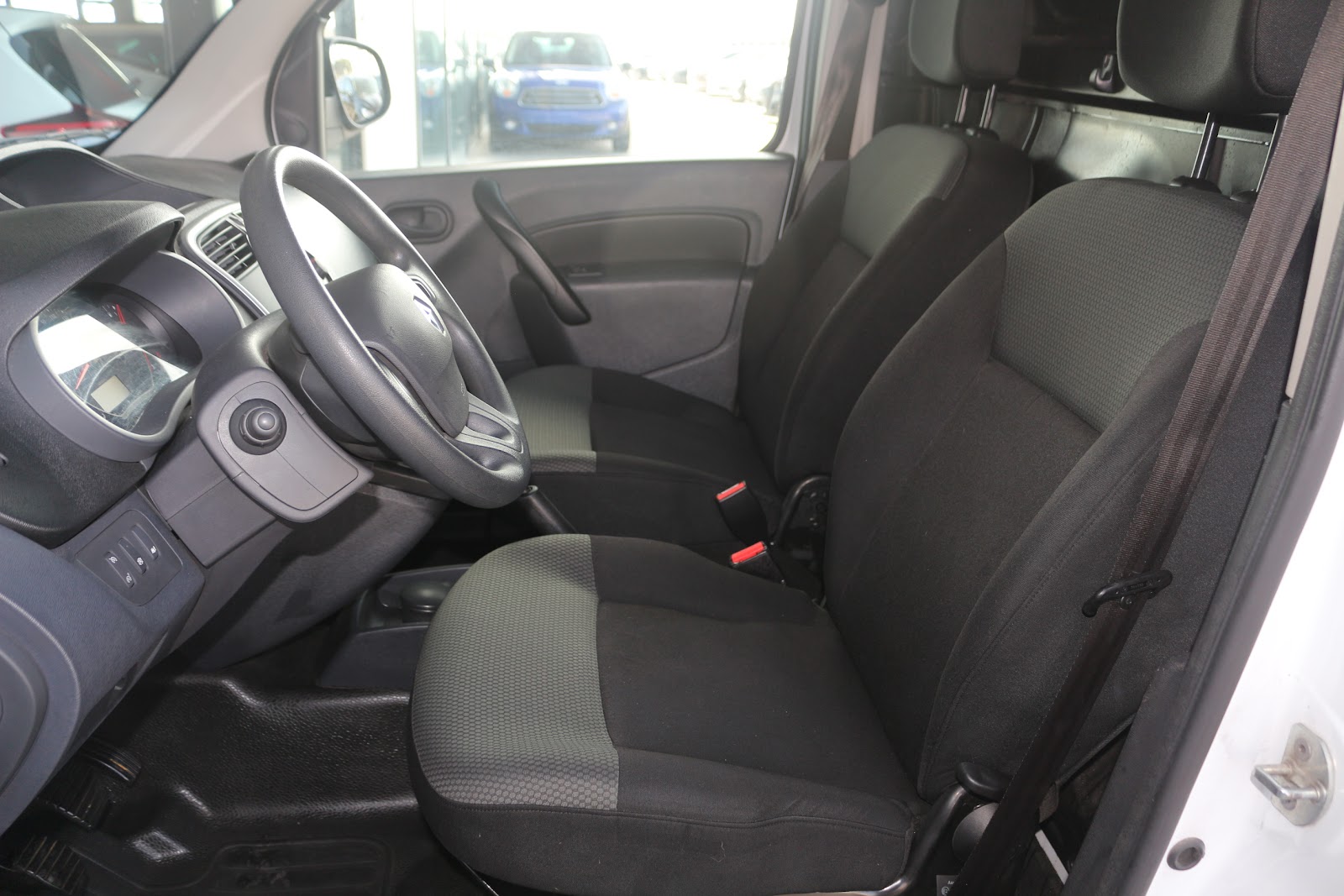 Foto 5 de RENAULT KANGOO 2017 en venta en CSV Motor VALDEFUENTES