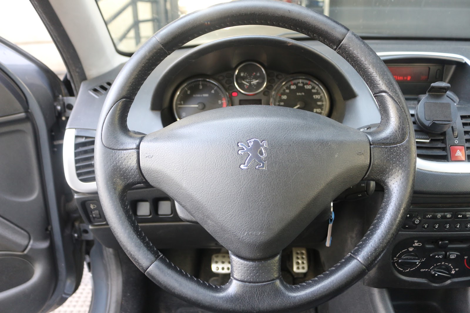 Foto 9 de PEUGEOT 206 2010 en venta en CSV Motor VALDEFUENTES