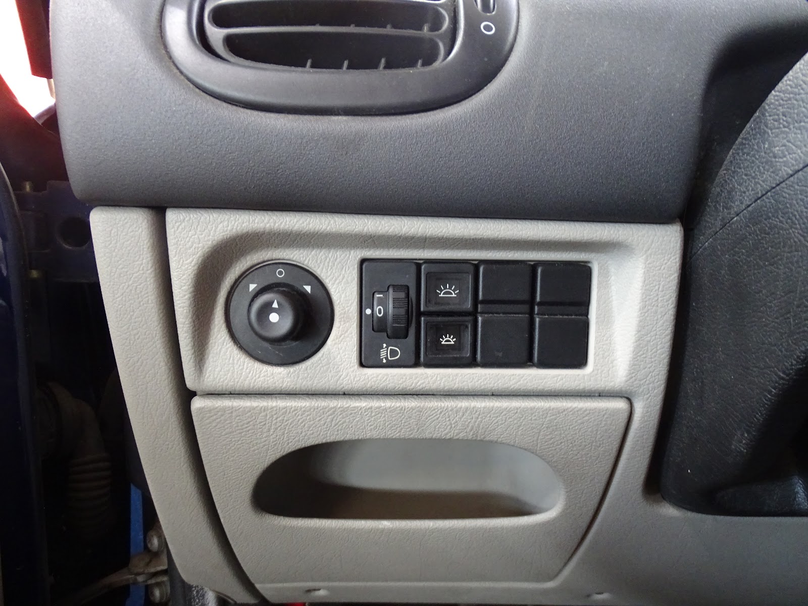 Foto 9 de CITROËN XSARA 2005 en venta en CSV Motor VALDEFUENTES