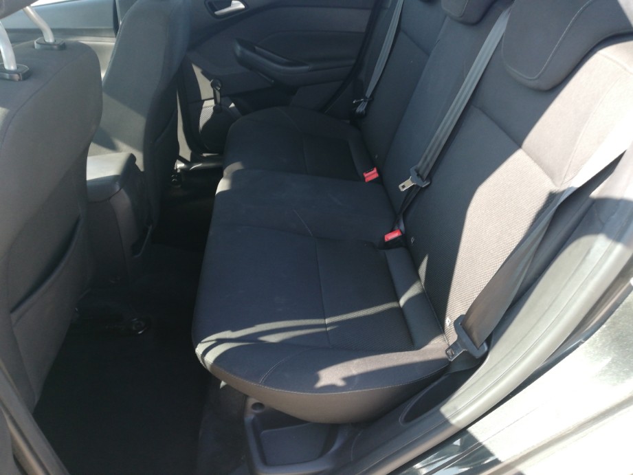 Foto 9 de FORD FOCUS 2017 en venta en CSV Motor VALDEFUENTES