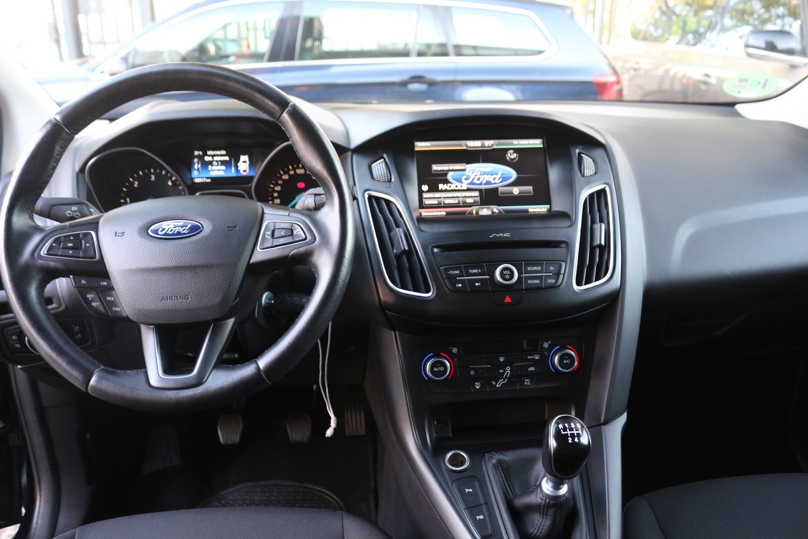 Foto 8 de FORD FOCUS 2016 en venta en CSV Motor VALDEFUENTES