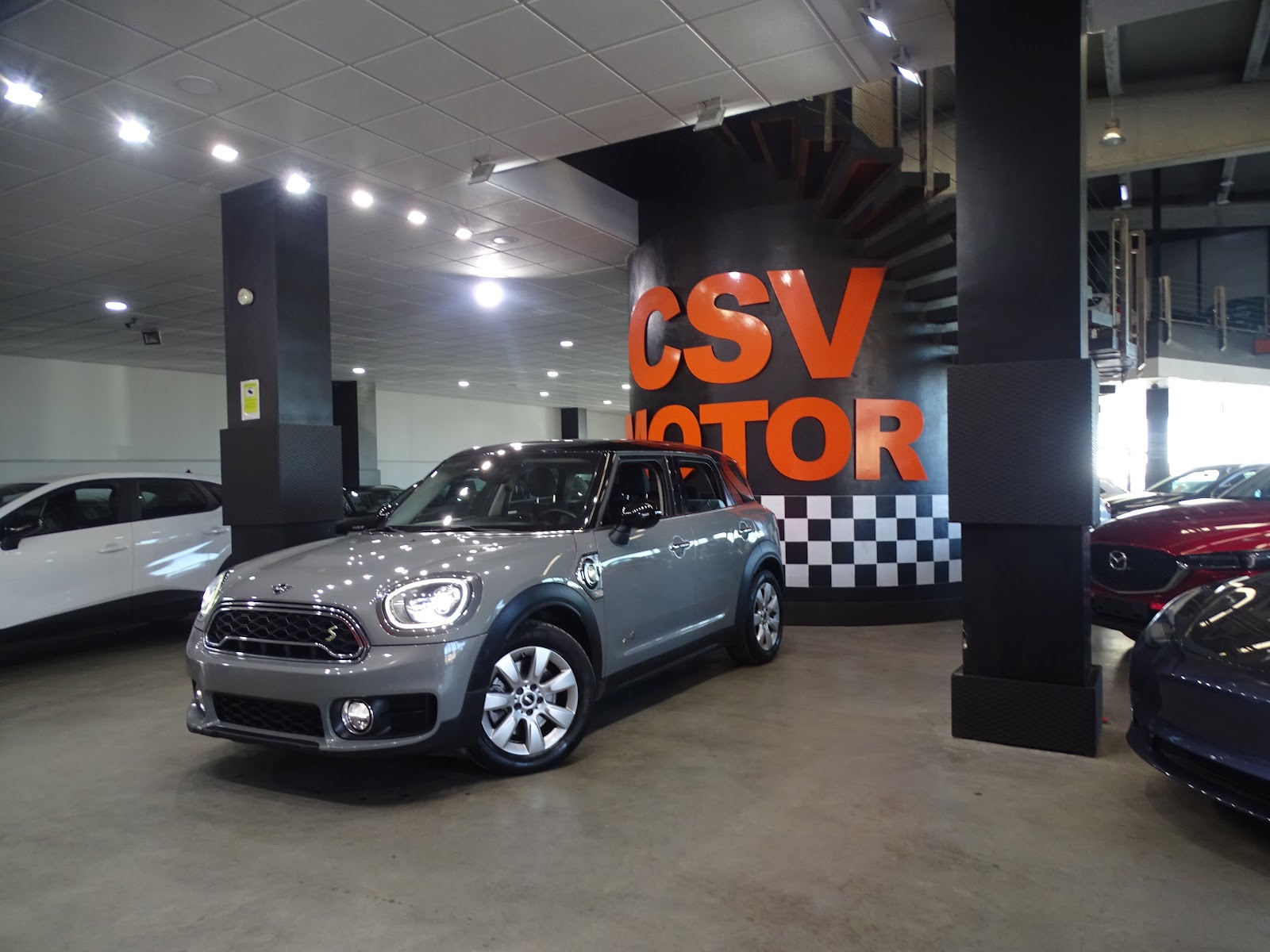Foto 4 de MINI Countryman 2019 en venta en CSV Motor VALDEFUENTES · color Gris Metalizado