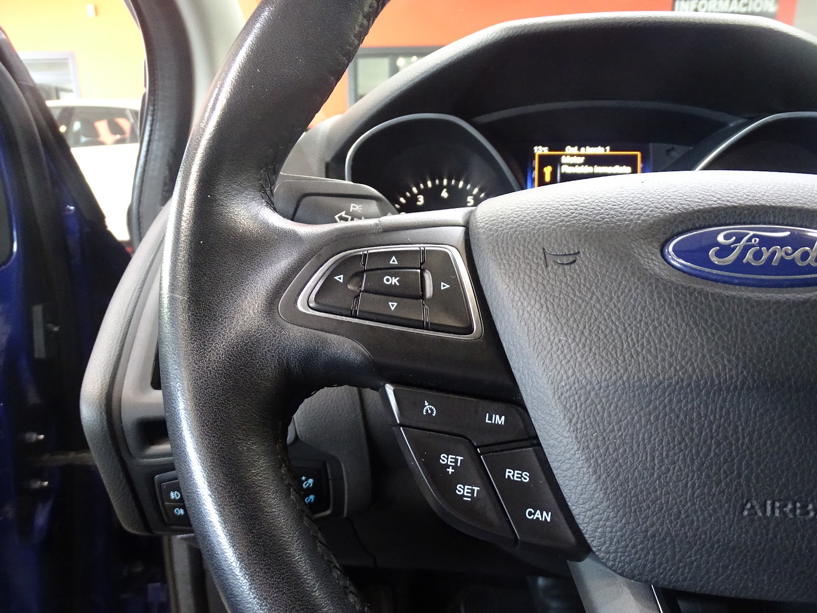 Foto 11 de FORD FOCUS 2017 en venta en CSV Motor VALDEFUENTES