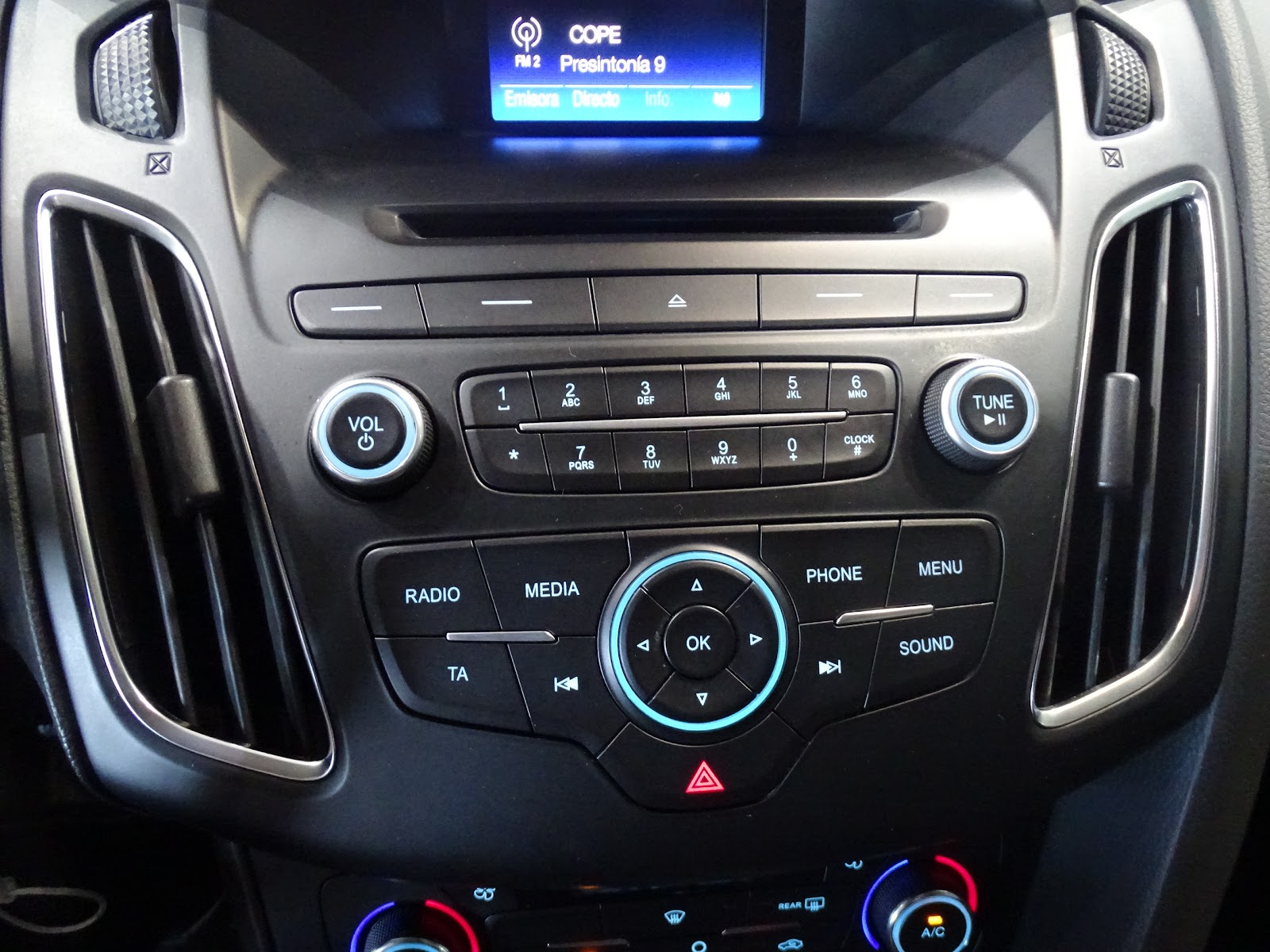 Foto 18 de FORD FOCUS 2017 en venta en CSV Motor VALDEFUENTES