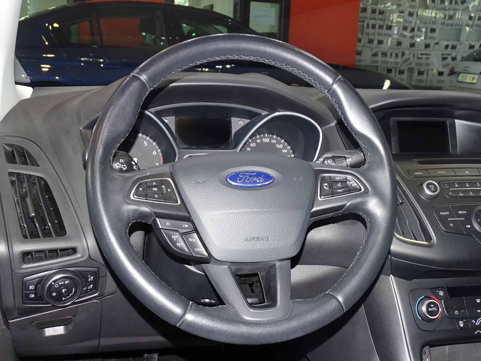 Foto 10 de FORD FOCUS 2017 en venta en CSV Motor VALDEFUENTES
