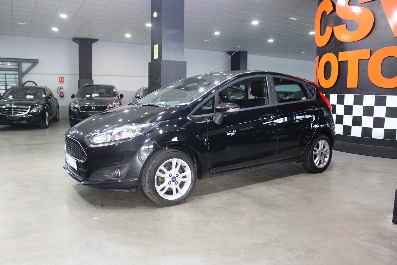 Foto 2 de FORD FIESTA 2017 en venta en CSV Motor VALDEFUENTES