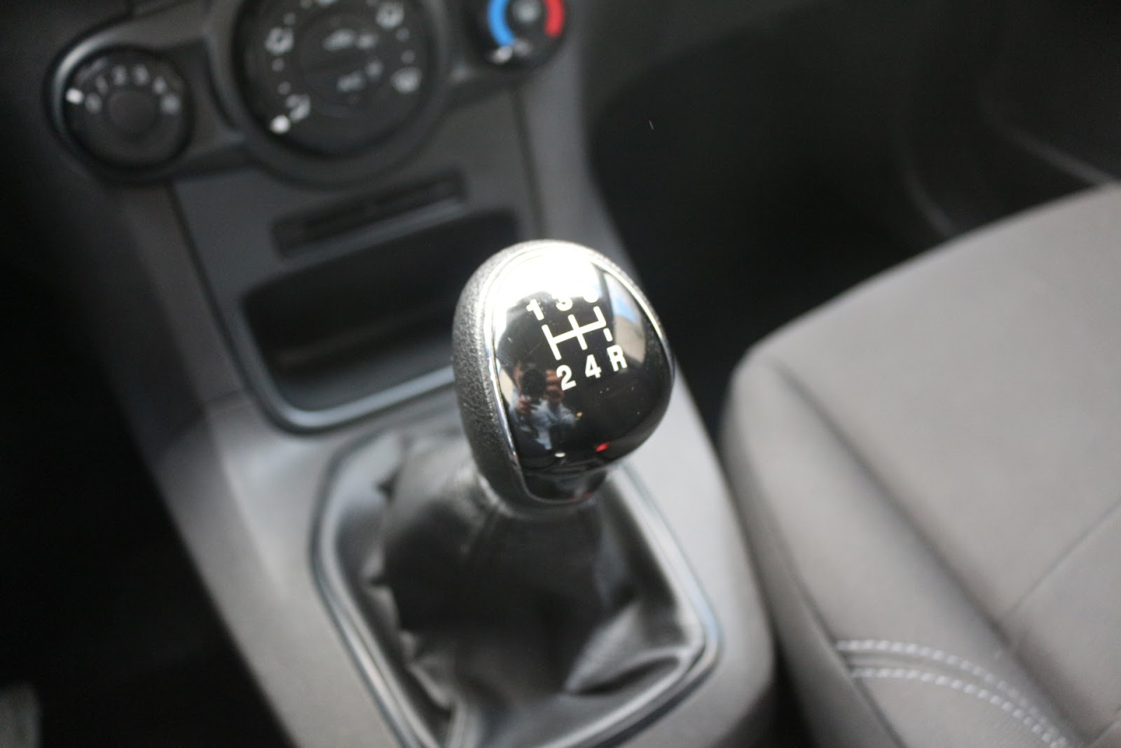 Foto 10 de FORD FIESTA 2017 en venta en CSV Motor VALDEFUENTES