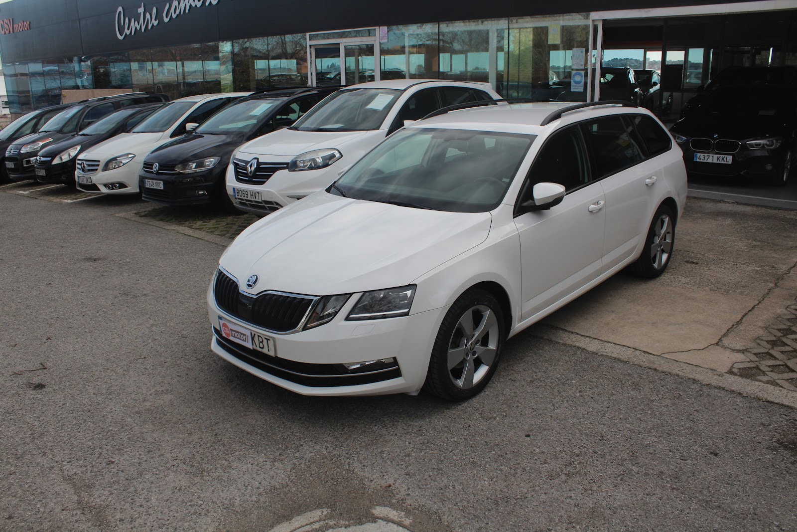 Foto 2 de SKODA OCTAVIA 2017 en venta en CSV Motor VALDEFUENTES
