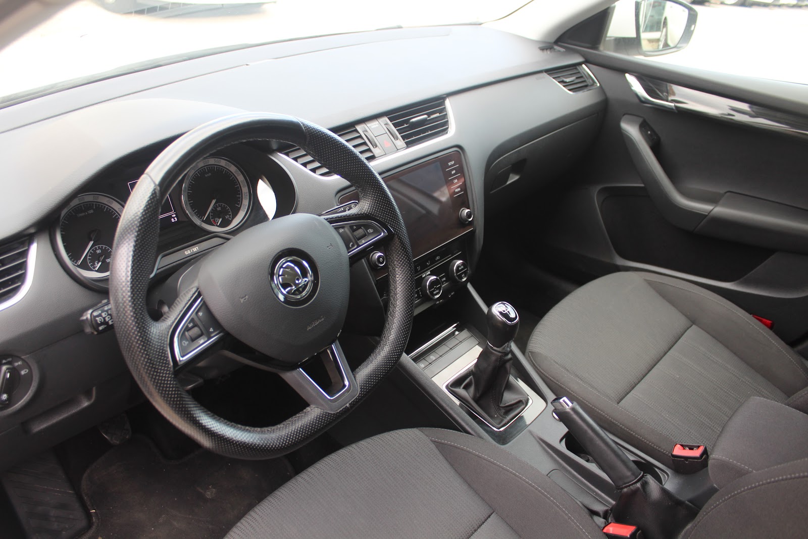 Foto 12 de SKODA OCTAVIA 2017 en venta en CSV Motor VALDEFUENTES