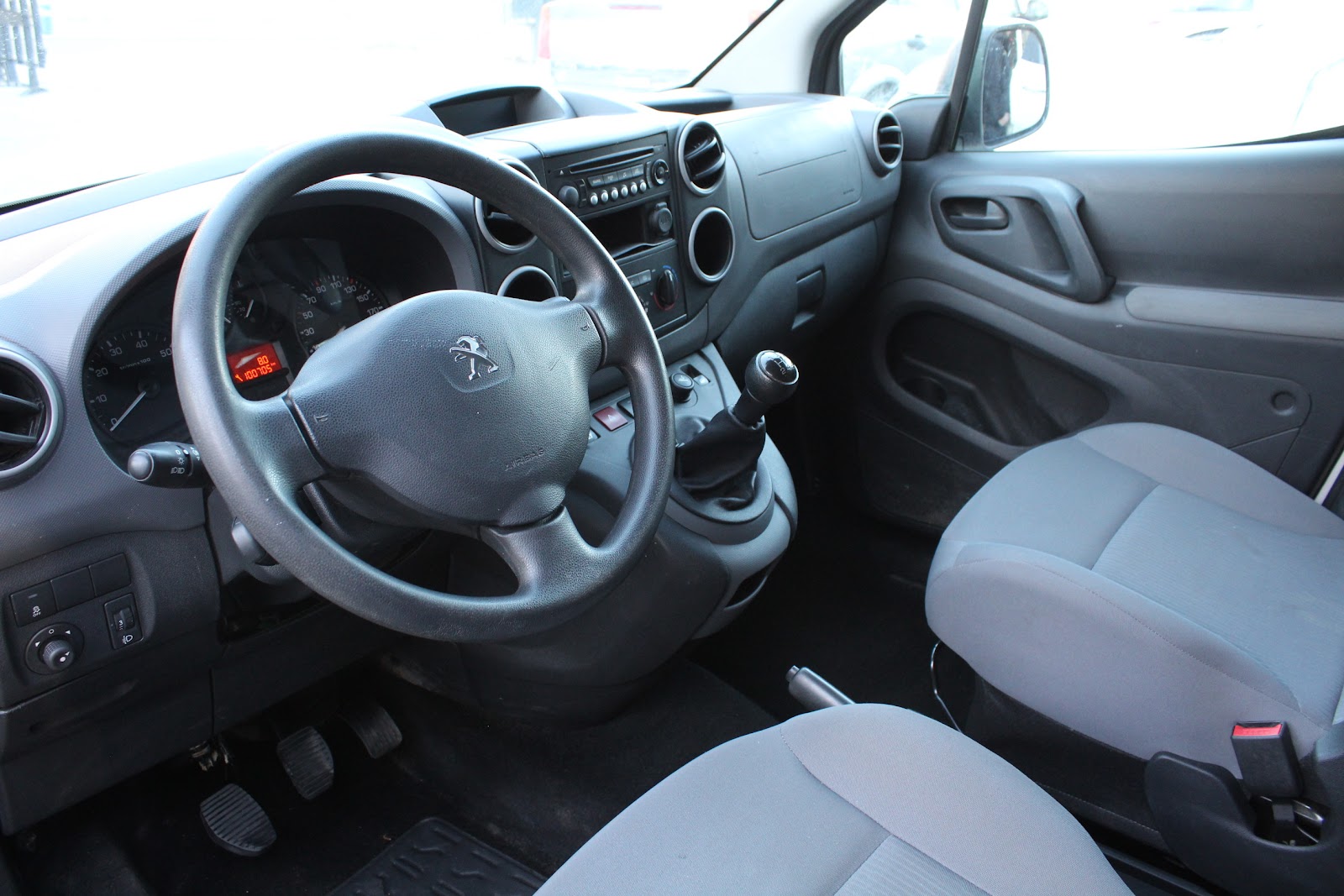 Foto 8 de PEUGEOT PARTNER 2016 en venta en CSV Motor VALDEFUENTES