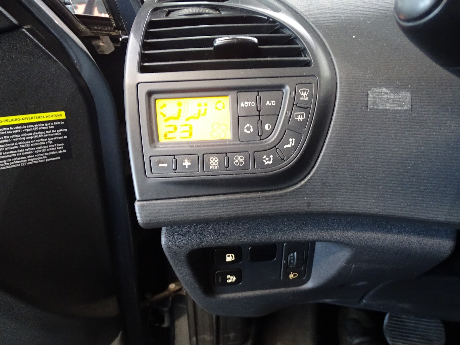 Foto 15 de CITROËN GRAND C4 2010 en venta en CSV Motor VALDEFUENTES