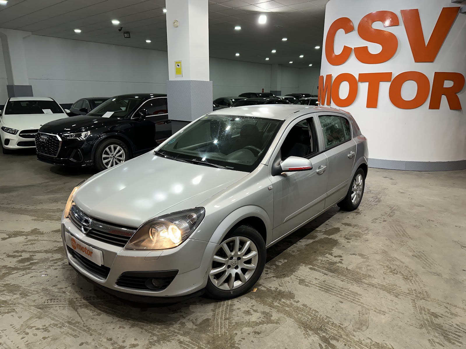 Foto 8 de Opel Astra 2006 en venta en CSV Motor VALDEFUENTES · color Gris