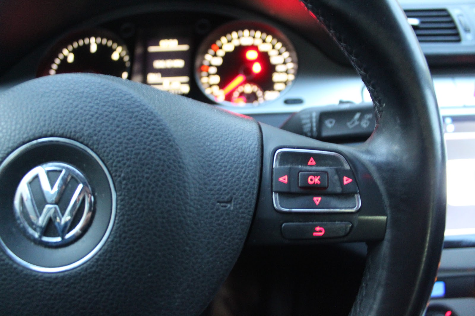 Foto 12 de VOLKSWAGEN PASSAT 2010 en venta en CSV Motor VALDEFUENTES
