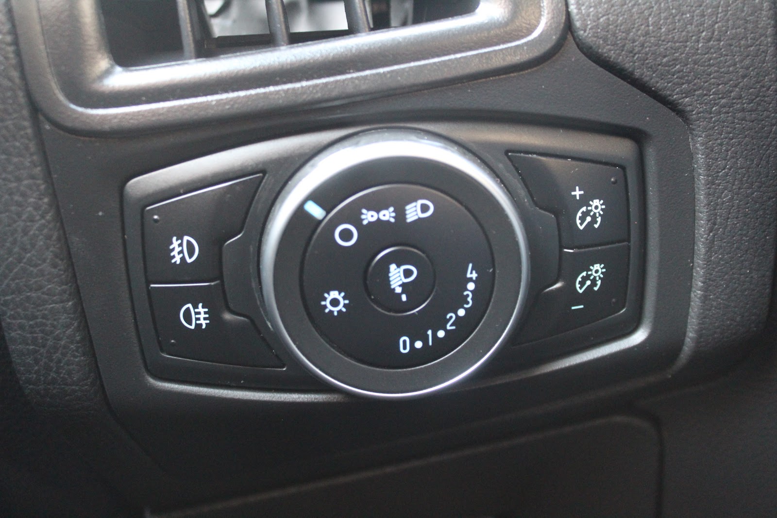 Foto 16 de FORD FOCUS 2018 en venta en CSV Motor VALDEFUENTES