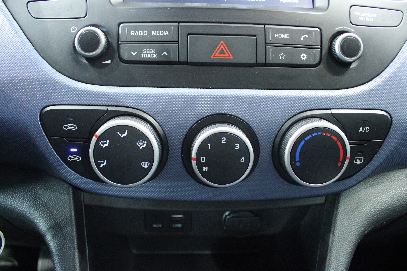 Foto 18 de HYUNDAI I10 2019 en venta en CSV Motor