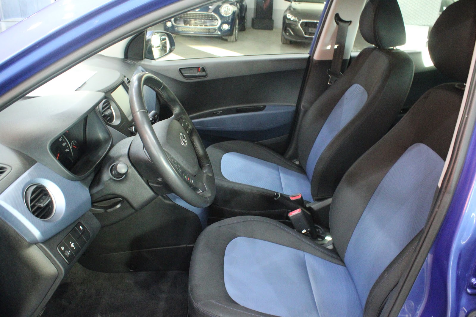 Foto 9 de HYUNDAI I10 2019 en venta en CSV Motor