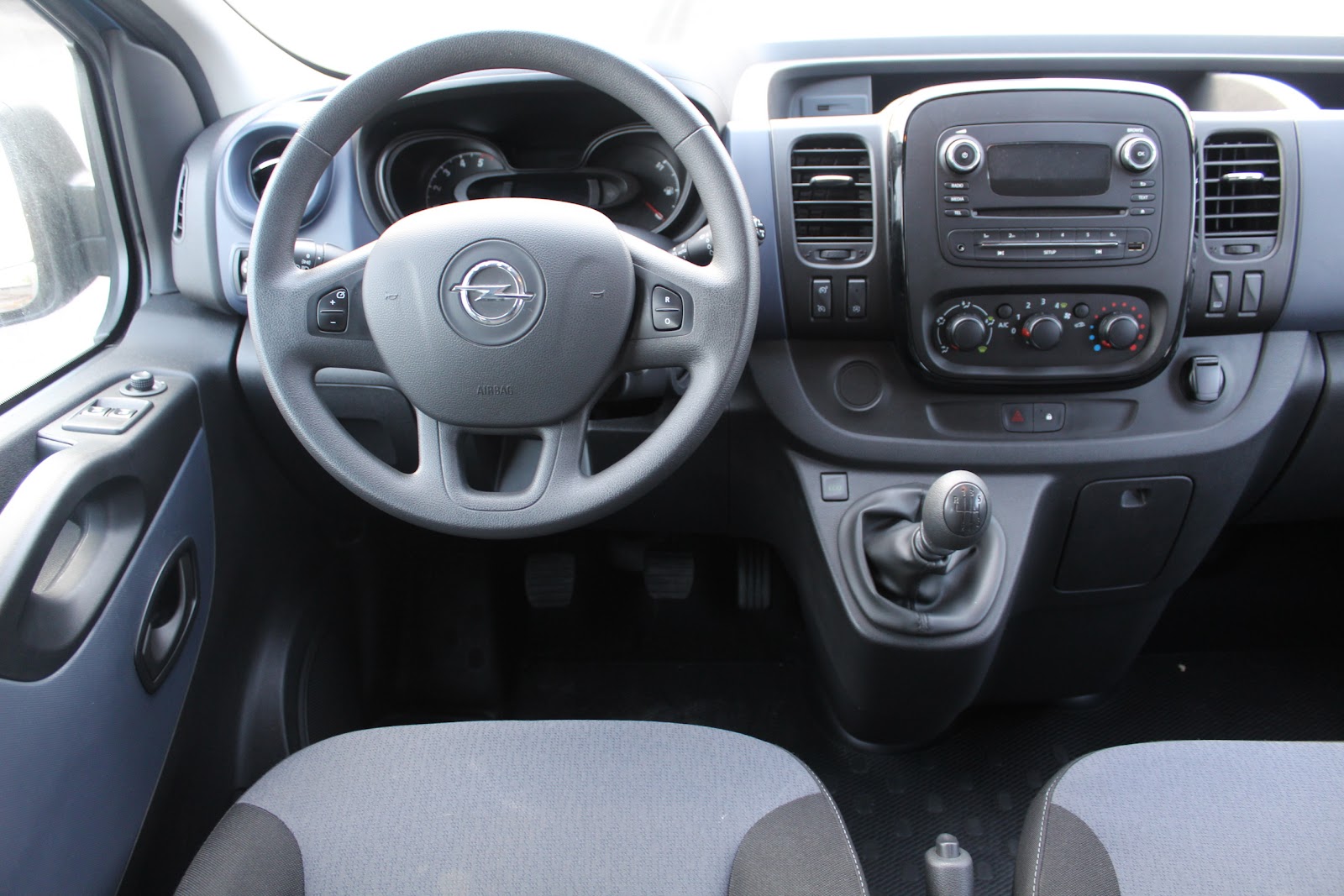Foto 9 de OPEL VIVARO 2018 en venta en CSV Motor VALDEFUENTES