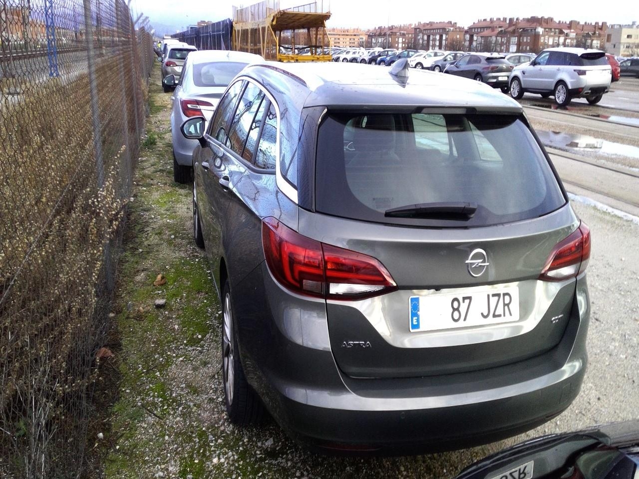 Foto 3 de OPEL ASTRA 2017 en venta en CSV Motor VALDEFUENTES