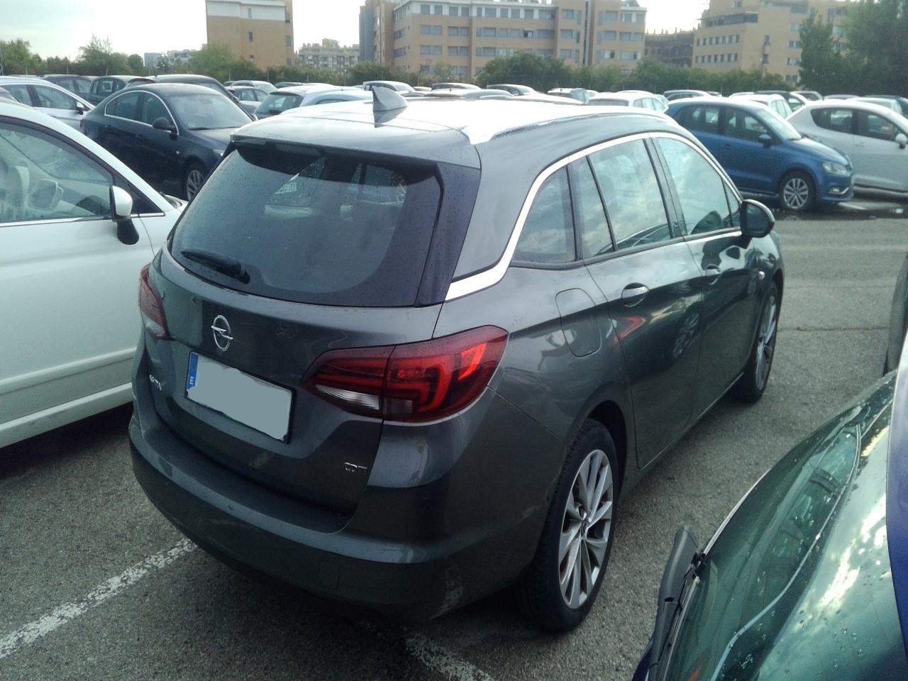 Foto 2 de OPEL ASTRA 2017 en venta en CSV Motor VALDEFUENTES