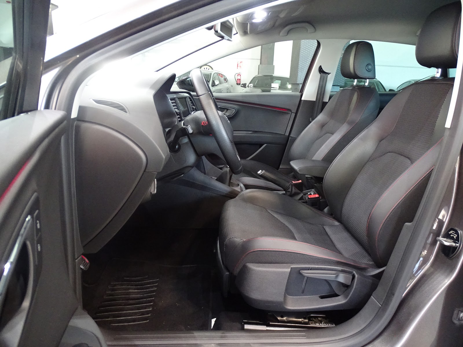 Foto 6 de SEAT LEON 2016 en venta en CSV Motor VALDEFUENTES