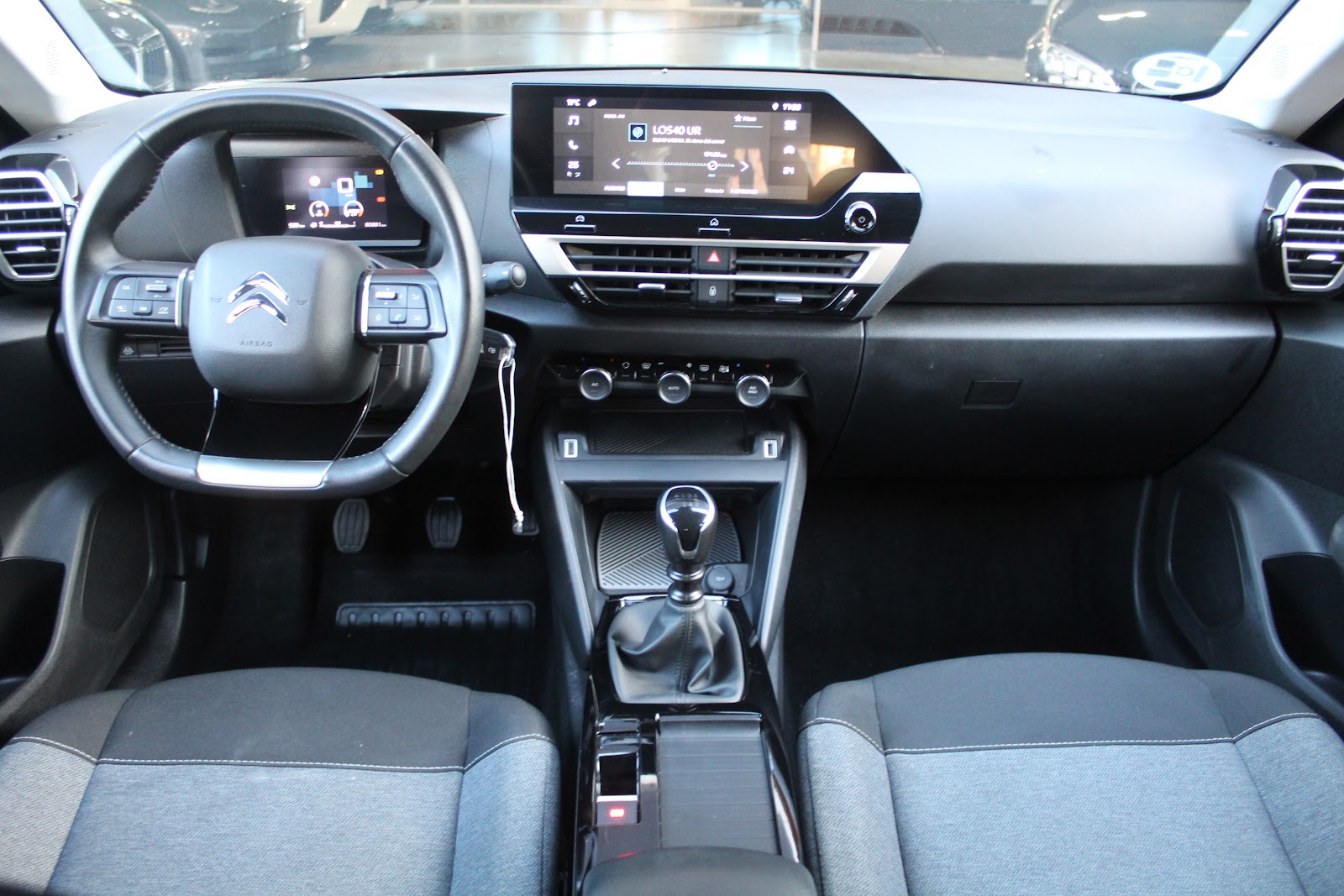 Foto 10 de CITROEN C4 2024 en venta en CSV Motor VALDEFUENTES