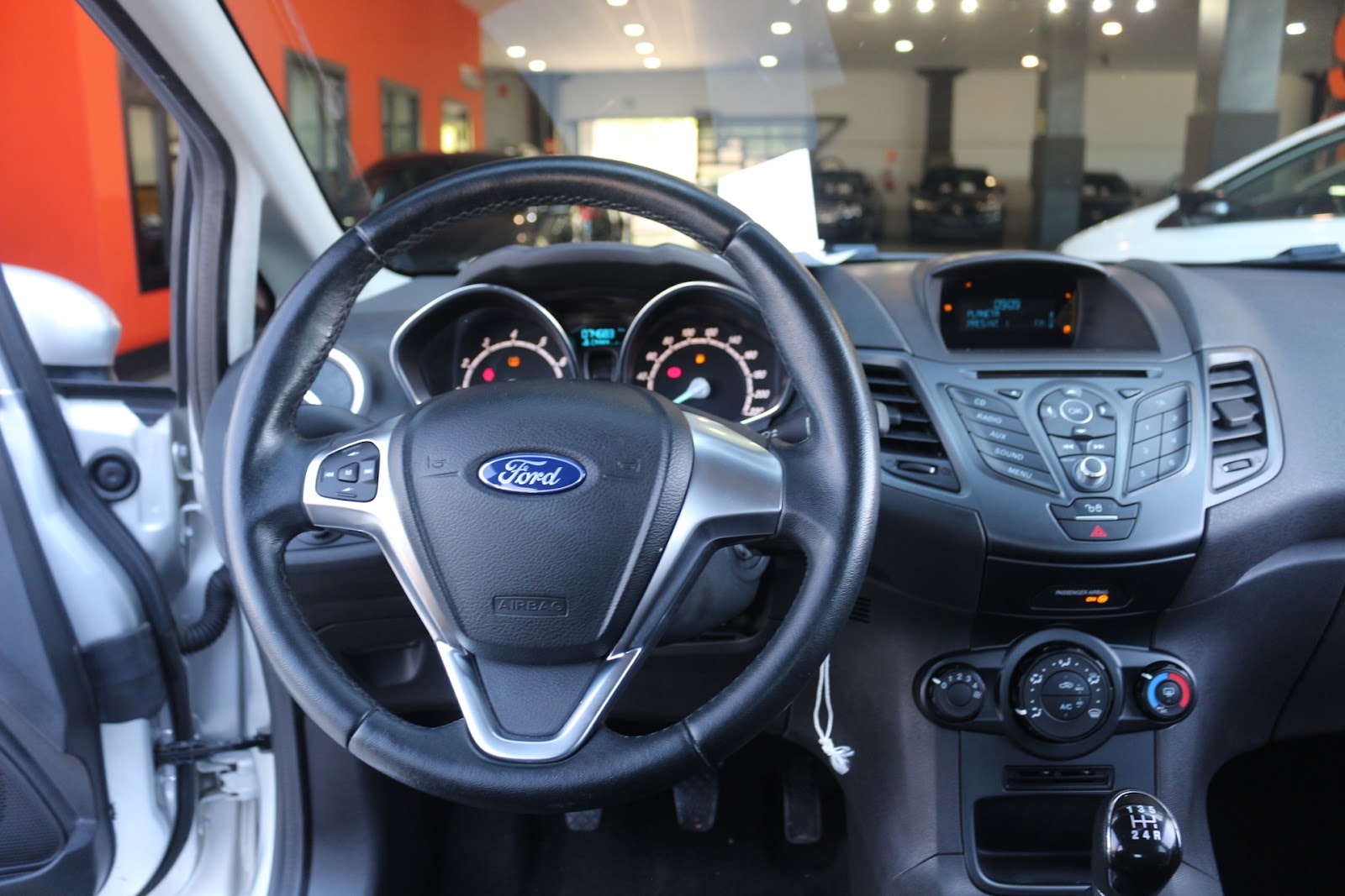 Foto 8 de FORD FIESTA 2017 en venta en CSV Motor VALDEFUENTES