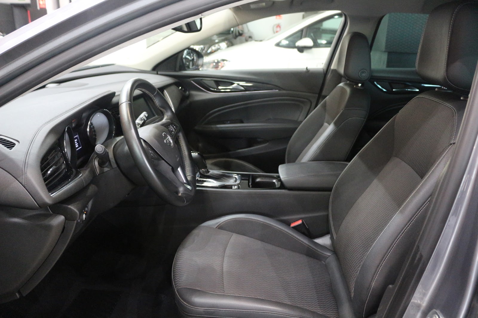 Foto 6 de OPEL INSIGNIA 2018 en venta en CSV Motor VALDEFUENTES