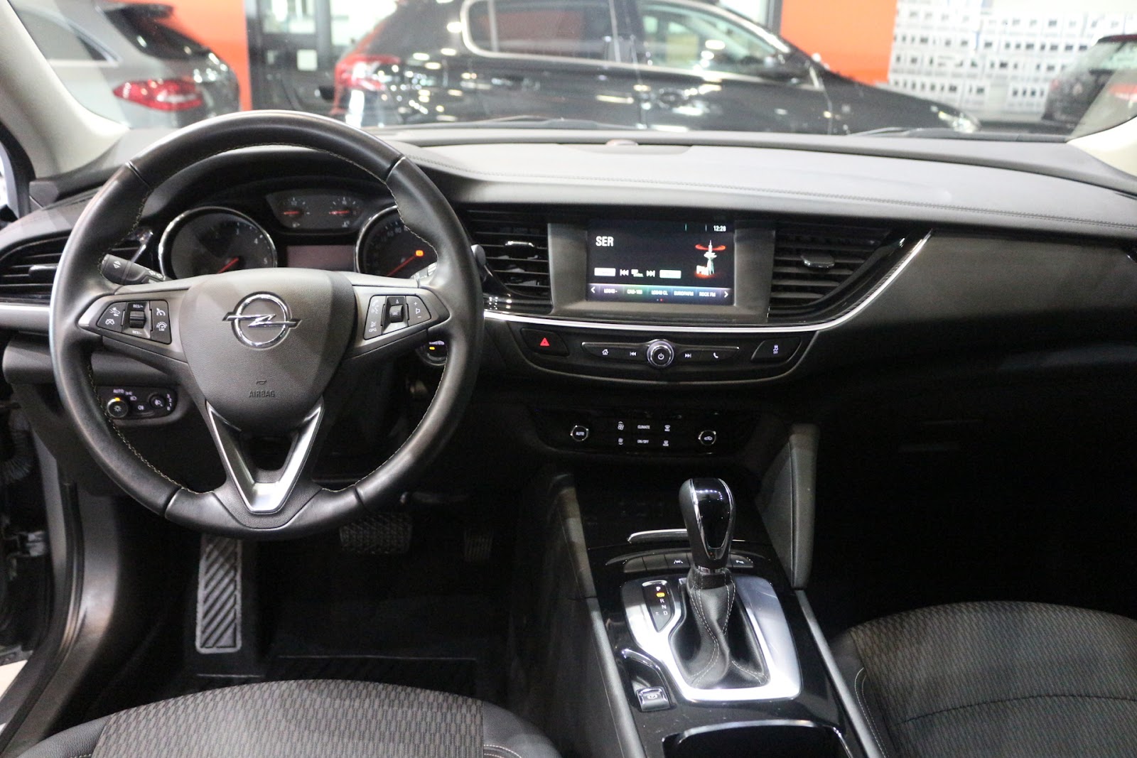 Foto 8 de OPEL INSIGNIA 2018 en venta en CSV Motor VALDEFUENTES