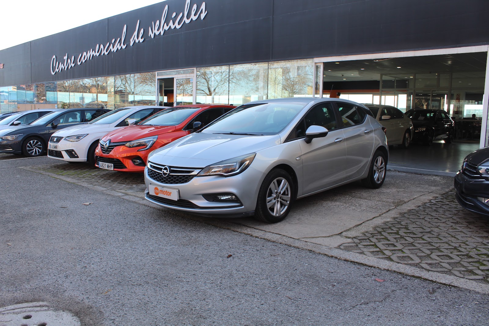 Foto 5 de Opel Astra 2017 en venta en CSV Motor VALDEFUENTES · color Plata
