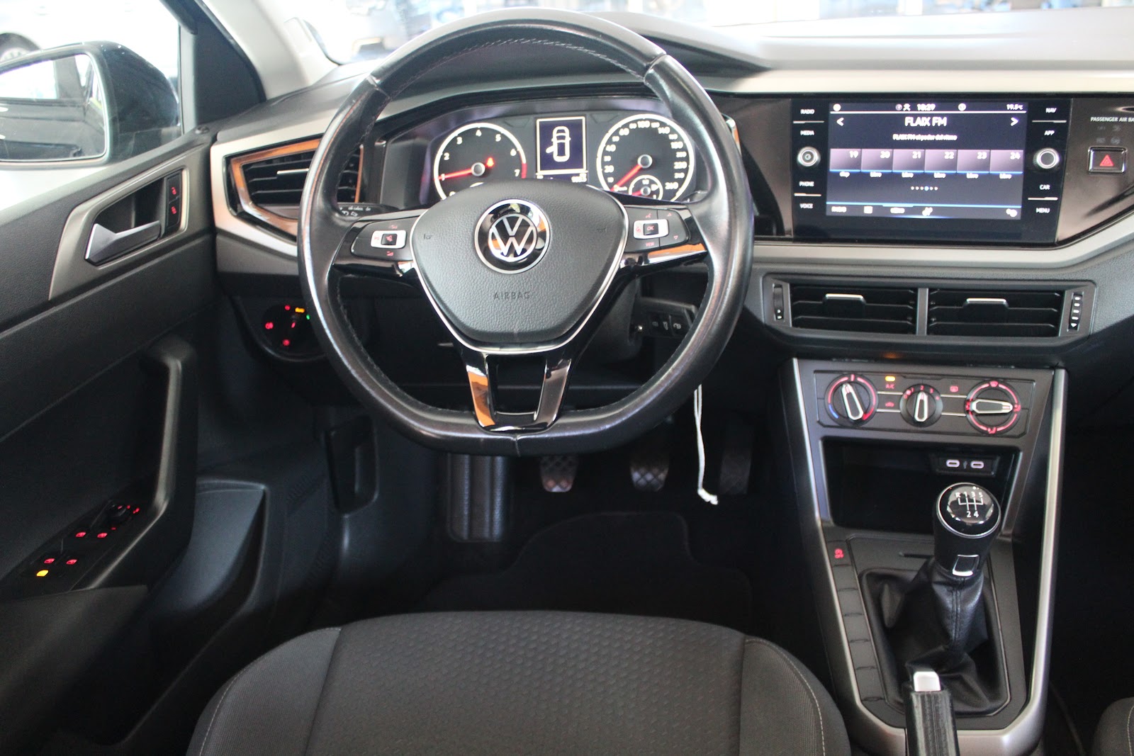 Foto 10 de VOLKSWAGEN POLO 2021 en venta en CSV Motor VALDEFUENTES